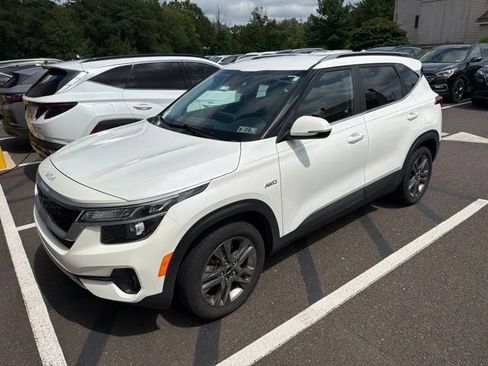 Used 2022 Kia Seltos S AWD/4WD image 3