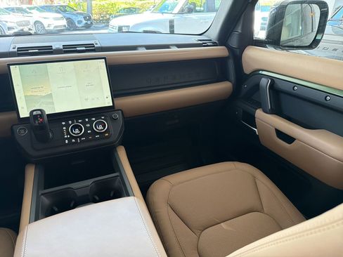 New 2026 Land Rover Defender 110 X-Dynamic SE AWD/4WD image 29