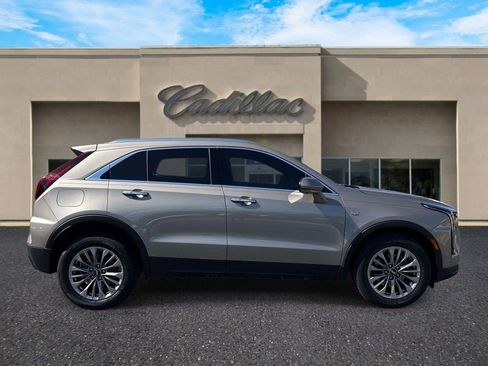 Certified 2024 Cadillac XT4 Premium Luxury w/ Active Safety Package FWD image 2