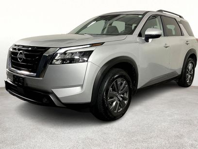 Used 2024 Nissan Pathfinder SV
