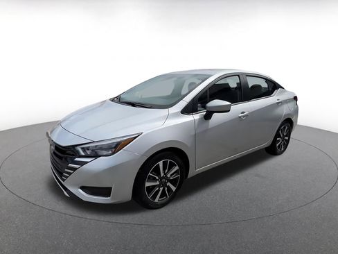 Used 2025 Nissan Versa SV FWD image 7