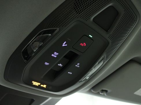 Used 2025 Audi Q6 e-tron Premium Plus w/ Premium Plus AWD/4WD image 24