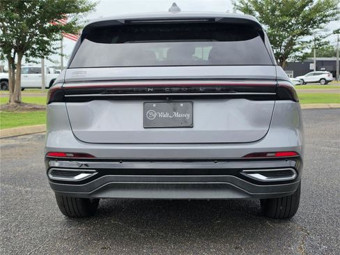 Used 2024 Lincoln Nautilus Premier AWD/4WD image 5