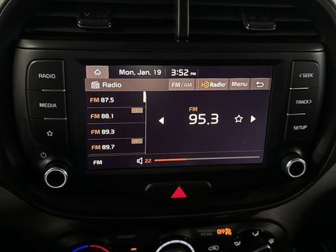 Used 2024 Kia Soul LX w/ Option Group 015 image 18