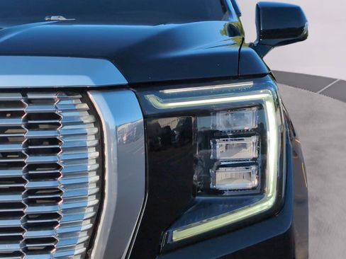 Used 2022 GMC Yukon Denali w/ Denali Ultimate Package image 35