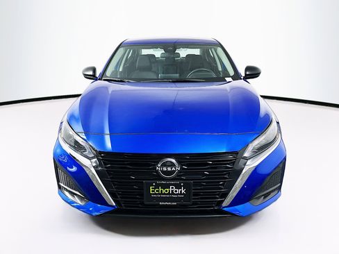 Used 2025 Nissan Altima 2.5 SV image 2