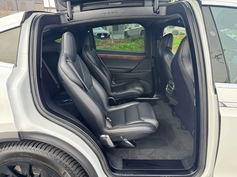 Used 2017 Tesla Model X 75D image 33