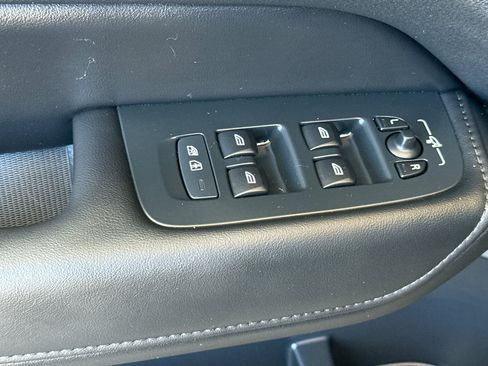 Certified 2025 Volvo XC60 B5 Plus AWD/4WD image 13