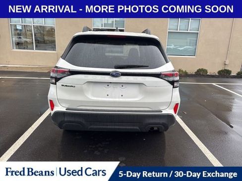 Used 2025 Subaru Forester Premium image 7