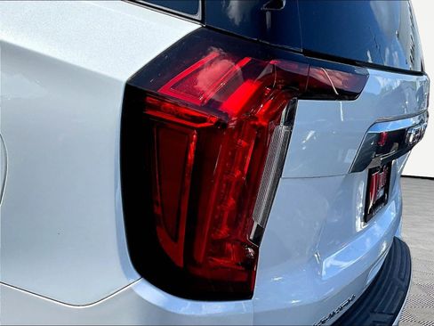 Used 2024 GMC Yukon XL Denali w/ Denali Reserve Package AWD/4WD image 23