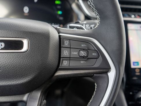 Used 2022 Jeep Grand Cherokee Limited 4xe w/ Luxury Tech Group II image 29