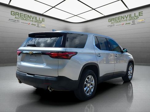 Used 2022 Chevrolet Traverse LS image 10