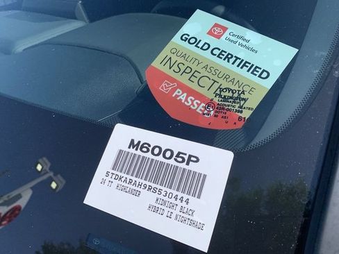 Certified 2024 Toyota Highlander LE FWD image 38