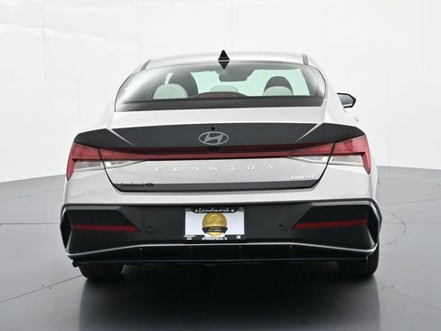 Used 2024 Hyundai Elantra Limited FWD image 7