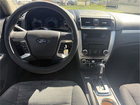 Used 2012 Ford Fusion SE image 10