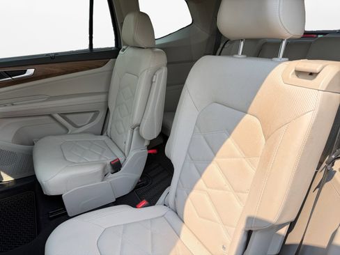 Used 2024 Volkswagen Atlas SE w/ Panoramic Sunroof Package AWD/4WD image 15