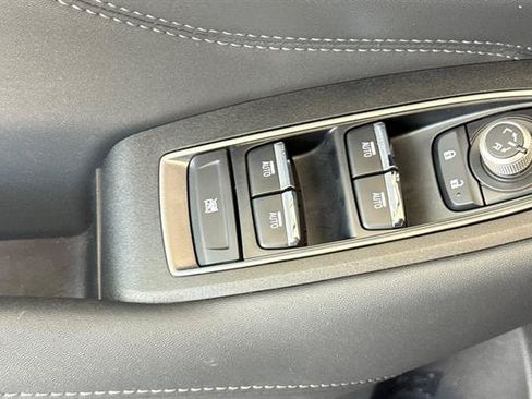 Certified 2025 Subaru Outback Limited AWD/4WD image 11