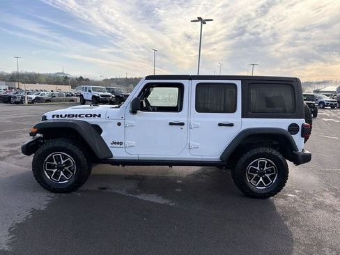 Used 2025 Jeep Wrangler Unlimited Rubicon AWD/4WD image 10