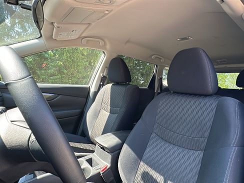 Certified 2018 Nissan Rogue SV w/ Premium Package AWD/4WD image 13