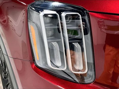 Used 2024 Kia Telluride SX Prestige w/ Towing Package AWD/4WD image 38