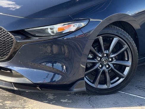 Used 2020 MAZDA MAZDA3 Hatchback image 11