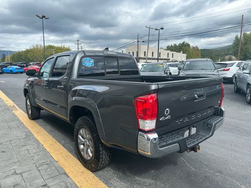 Used 2016 Toyota Tacoma SR5 image 5