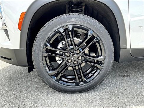 New 2025 Chevrolet Traverse LT w/ Driver Confidence Package image 7