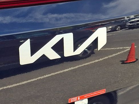 New 2026 Kia Carnival EX image 19