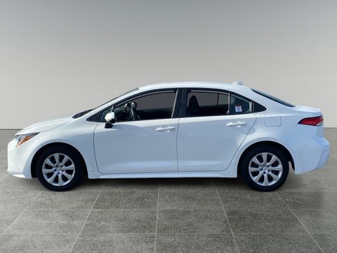 Used 2023 Toyota Corolla LE image 2