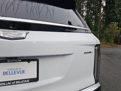 New 2026 Cadillac Vistiq Luxury image 16