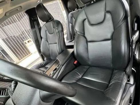 Used 2019 Volvo XC90 T5 Momentum w/ Multimedia Package image 14