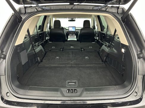 Used 2023 Lincoln Aviator AWD image 33