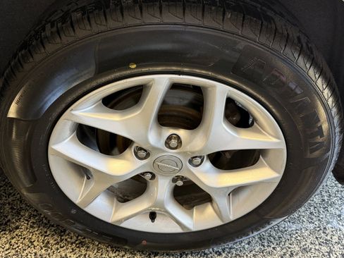 Used 2020 Chrysler Pacifica Limited FWD image 33