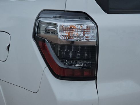 Used 2023 Toyota 4Runner TRD Off-Road AWD/4WD image 39