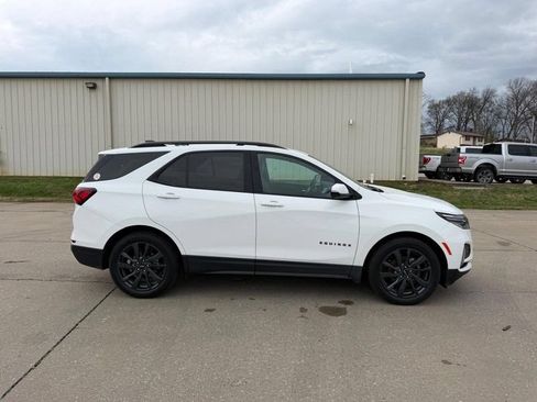 Used 2023 Chevrolet Equinox RS FWD image 2