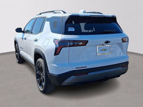 New 2026 Chevrolet Equinox LT w/ Convenience Package II image 3