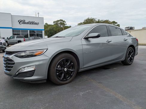 New 2024 Chevrolet Malibu LT FWD image 2