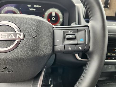 Used 2025 Nissan Rogue SL w/ Tech Package FWD image 31