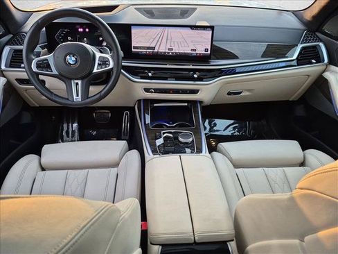 Used 2024 BMW X7 M60i AWD/4WD image 19