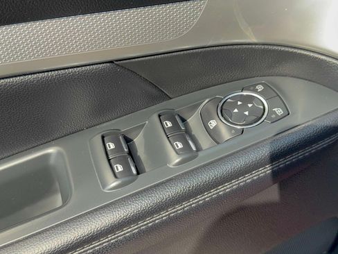 Used 2016 Ford Explorer XLT w/ Equipment Group 202A AWD/4WD image 17