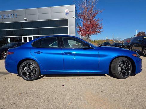 New 2025 Alfa Romeo Giulia AWD image 5