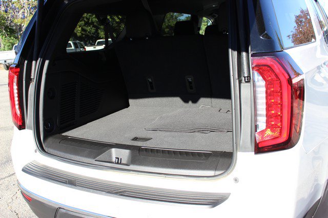 Used 2024 GMC Yukon XL SLT w/ SLT Luxury Package AWD/4WD image 14