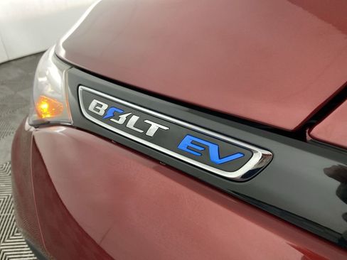 Used 2020 Chevrolet Bolt LT image 32