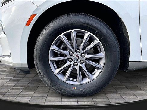Used 2024 Buick Enclave Premium FWD image 9