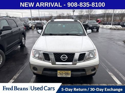 Used 2009 Nissan Frontier LE w/ LE Value Truck Pkg image 2