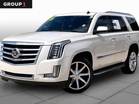 Used 2015 Cadillac Escalade Luxury AWD/4WD image 1