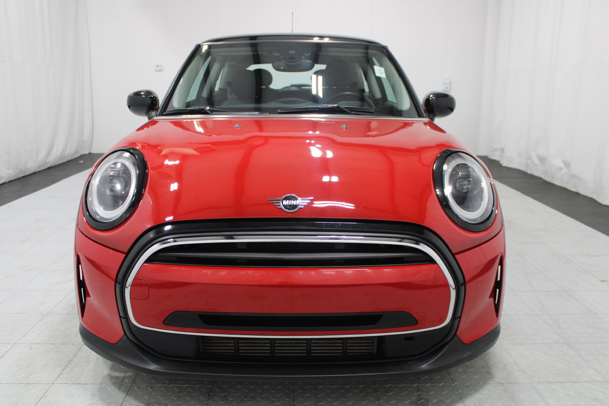 Used 2023 MINI Cooper 2-Door Hardtop FWD image 3