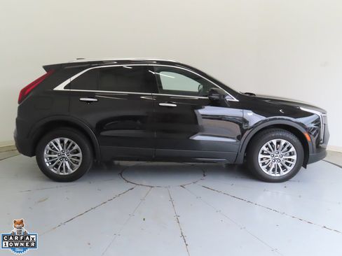 Used 2025 Cadillac XT4 Premium Luxury FWD image 2