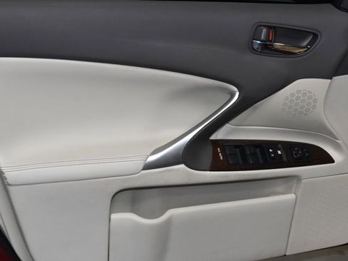 Used 2013 Lexus IS 250 w/ Premium Pkg Value Edition RWD image 4