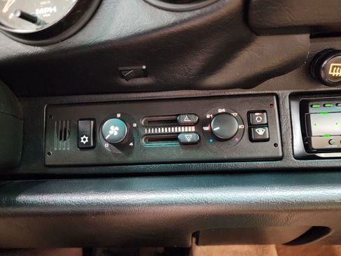 Used 1993 Porsche 911 America Roadster image 24